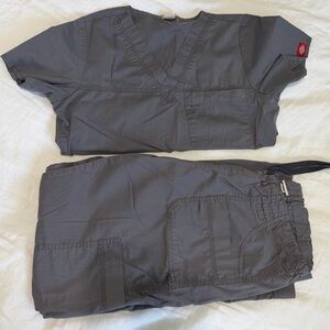 Dickies Cargo Scrubs Set
